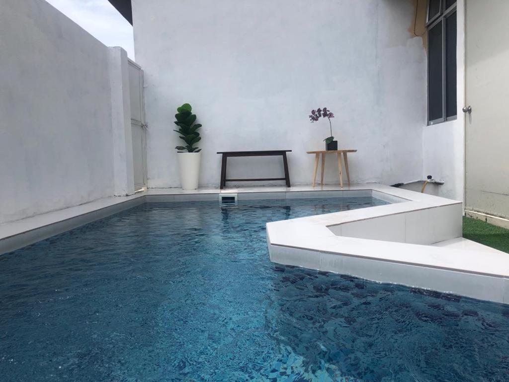 Lungo Guesthouse กัวลาตรังกานู ภายนอก รูปภาพ